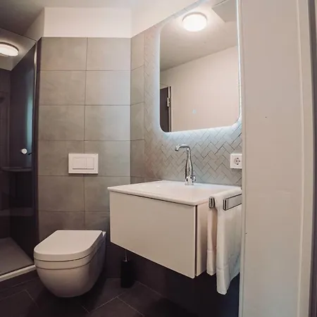 Zur Stadt Mainz In Würzburger Innenstadt Hotel